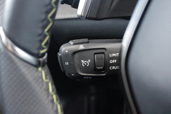 Peugeot 208 1.2 Hybrid 145PK AUTOMAAT GT | CAMERA VOOR + ACHTER | NAVIGATIE | DRAADLOZE APPLE CARPLAY/ANDROID AUTO | FULL LED KOPLAMPEN | LICHTMETALEN VELGEN 17" | DODEHOEK DETECTIE | DRAADLOZE TELEFOONLADER | KEYLESS ENTRY/START | DAB+ RADIO | ADAPTIVE CRUISE CONTROL | CLIMATE CONTROL |