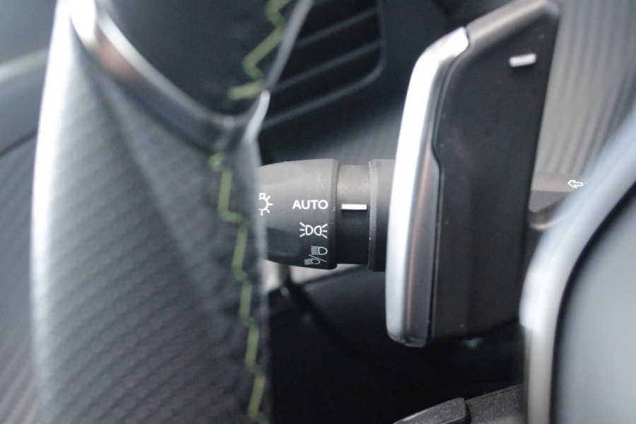 Peugeot 208 1.2 Hybrid 145PK AUTOMAAT GT | CAMERA VOOR + ACHTER | NAVIGATIE | DRAADLOZE APPLE CARPLAY/ANDROID AUTO | FULL LED KOPLAMPEN | LICHTMETALEN VELGEN 17" | DODEHOEK DETECTIE | DRAADLOZE TELEFOONLADER | KEYLESS ENTRY/START | DAB+ RADIO | ADAPTIVE CRUISE CONTROL | CLIMATE CONTROL |