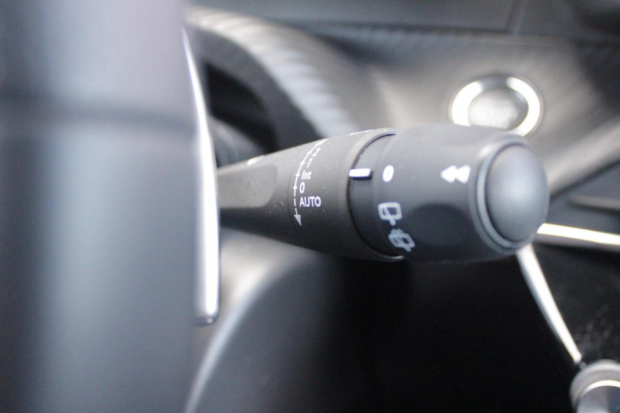 Peugeot 208 1.2 Hybrid 145PK AUTOMAAT GT | CAMERA VOOR + ACHTER | NAVIGATIE | DRAADLOZE APPLE CARPLAY/ANDROID AUTO | FULL LED KOPLAMPEN | LICHTMETALEN VELGEN 17" | DODEHOEK DETECTIE | DRAADLOZE TELEFOONLADER | KEYLESS ENTRY/START | DAB+ RADIO | ADAPTIVE CRUISE CONTROL | CLIMATE CONTROL |