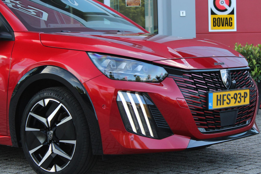 Peugeot 208 1.2 Hybrid 145PK AUTOMAAT GT | CAMERA VOOR + ACHTER | NAVIGATIE | DRAADLOZE APPLE CARPLAY/ANDROID AUTO | FULL LED KOPLAMPEN | LICHTMETALEN VELGEN 17" | DODEHOEK DETECTIE | DRAADLOZE TELEFOONLADER | KEYLESS ENTRY/START | DAB+ RADIO | ADAPTIVE CRUISE CONTROL | CLIMATE CONTROL |