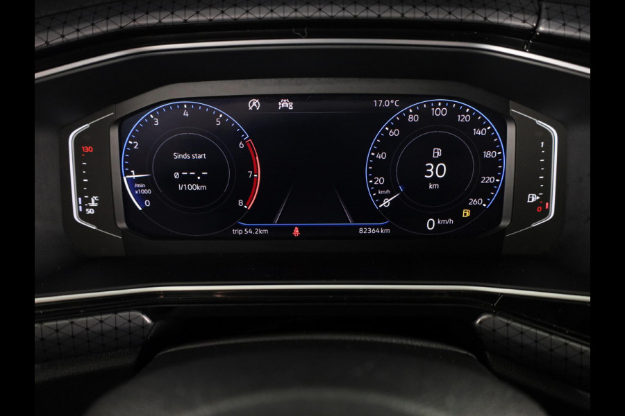 Volkswagen T-Cross 1.0 TSI Style 115 PK | Trekhaak | Digitaal dashboard | Stoelverwarming | Navigatie via app