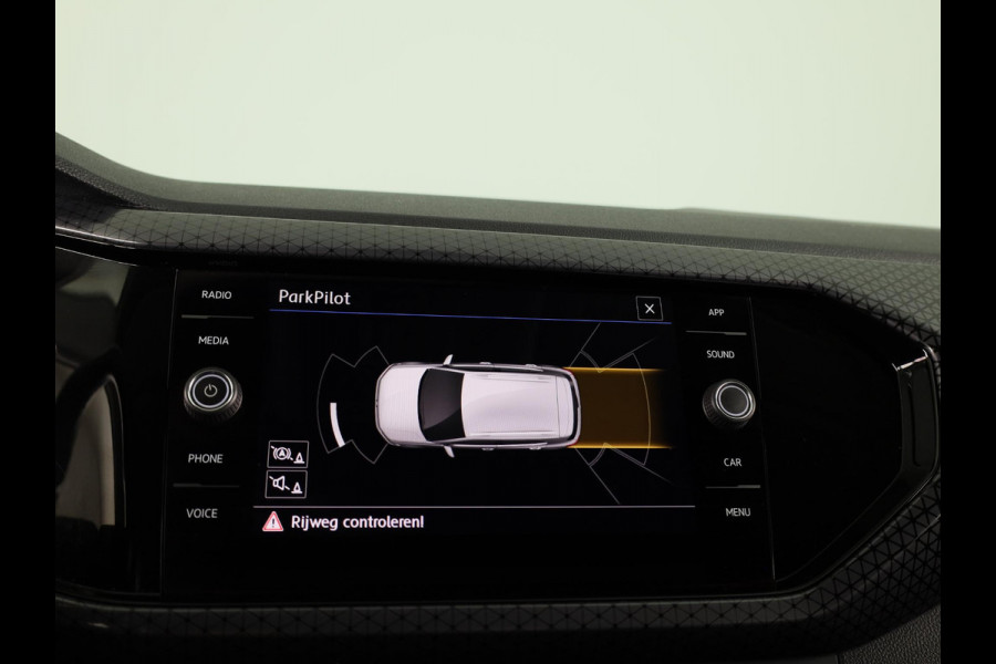 Volkswagen T-Cross 1.0 TSI Style 115 PK | Trekhaak | Digitaal dashboard | Stoelverwarming | Navigatie via app