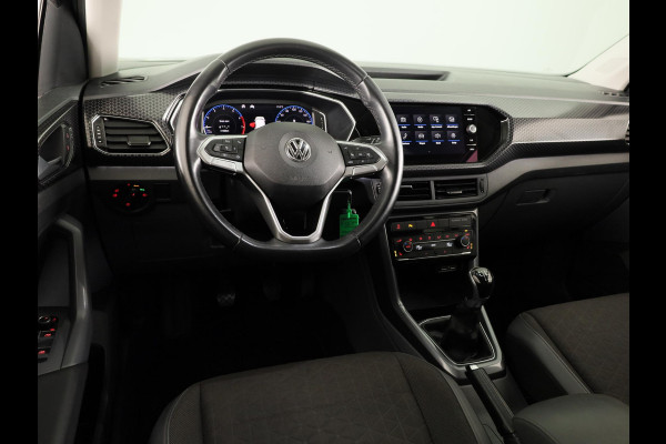 Volkswagen T-Cross 1.0 TSI Style 115 PK | Trekhaak | Digitaal dashboard | Stoelverwarming | Navigatie via app