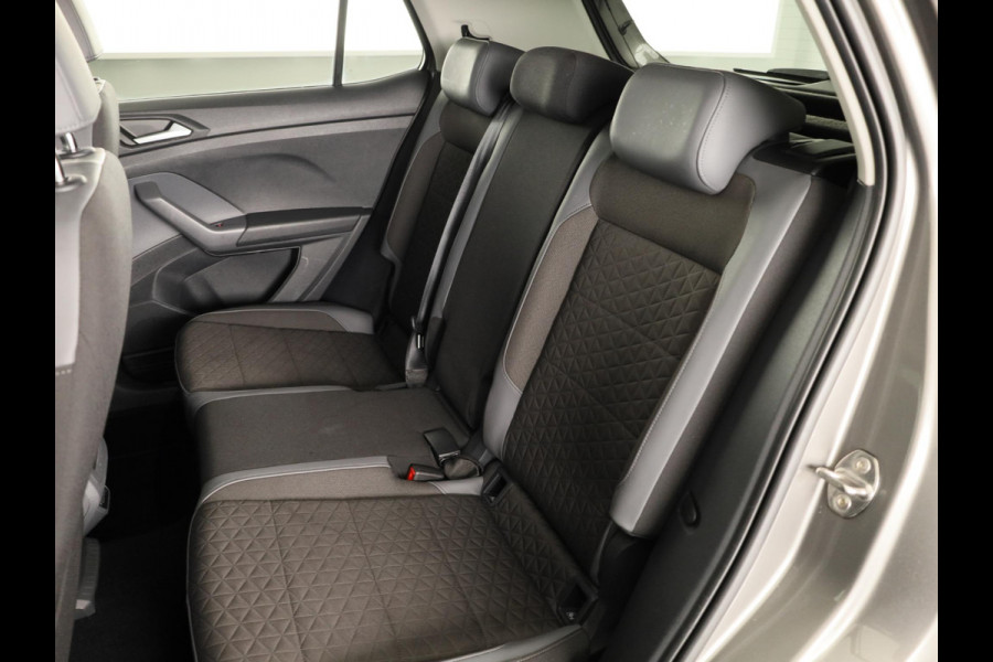 Volkswagen T-Cross 1.0 TSI Style 115 PK | Trekhaak | Digitaal dashboard | Stoelverwarming | Navigatie via app