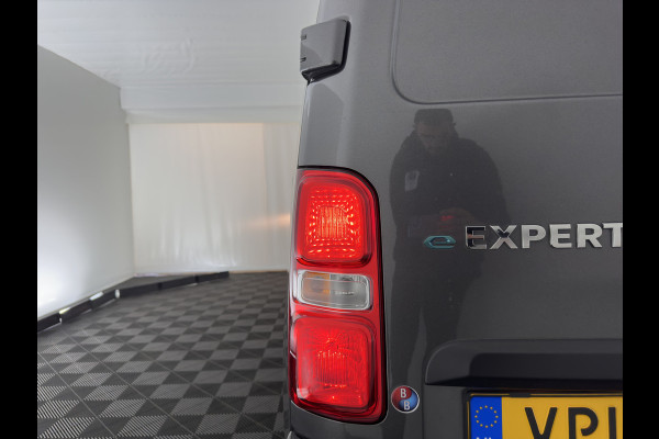 Peugeot e-Expert Standard Premium 75 kWh [3-Fase-11kW] {SoH-94%} Aut. *DIGI-COCKPIT | CARPLAY | CAMERA | AIRCO | COMFORT-SEATS | DAB+ | PDC | CCS-FASTLOADER | CRUISE*