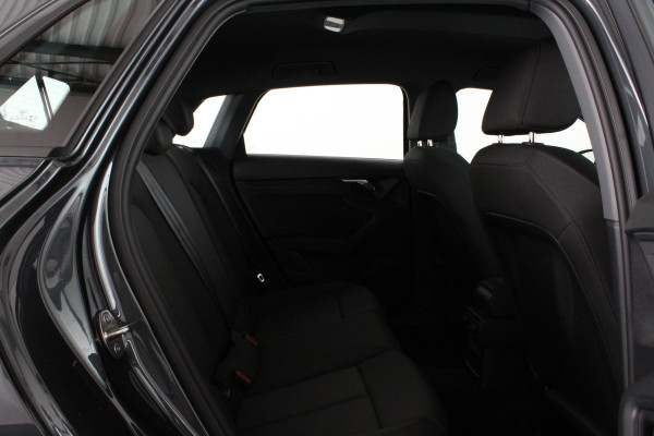 Audi A3 Sportback 30 TFSI Pro Line > 17 inch/Manhattan Gray/Navigatie...