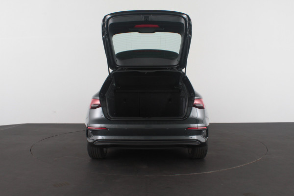 Audi A3 Sportback 30 TFSI Pro Line > 17 inch/Manhattan Gray/Navigatie...