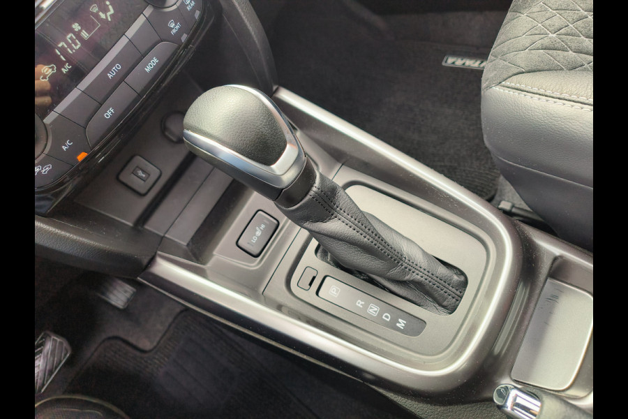 Suzuki Vitara 1.5 Hybrid Style Automaat Panoramadak uit 2023 Rijklaar + Fabrieksgarantie Henk Jongen Auto's in Helmond,  al 50 jaar service zoals 't hoort!