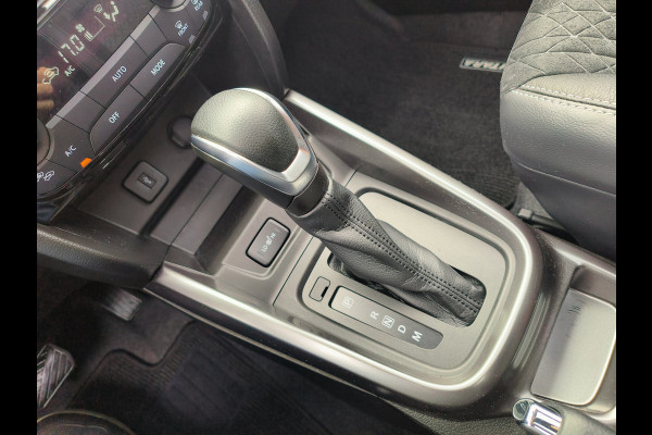 Suzuki Vitara 1.5 Hybrid Style Automaat Panoramadak uit 2023 Rijklaar + Fabrieksgarantie Henk Jongen Auto's in Helmond,  al 50 jaar service zoals 't hoort!