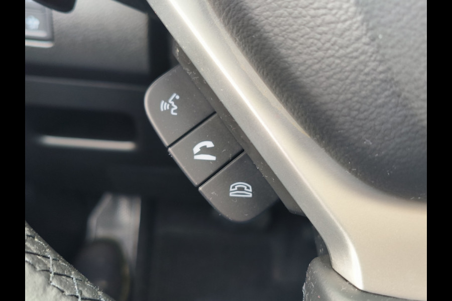 Suzuki Vitara 1.5 Hybrid Style Automaat Panoramadak uit 2023 Rijklaar + Fabrieksgarantie Henk Jongen Auto's in Helmond,  al 50 jaar service zoals 't hoort!