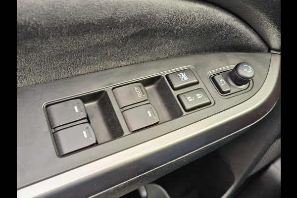 Suzuki Vitara 1.5 Hybrid Style Automaat Panoramadak uit 2023 Rijklaar + Fabrieksgarantie Henk Jongen Auto's in Helmond,  al 50 jaar service zoals 't hoort!