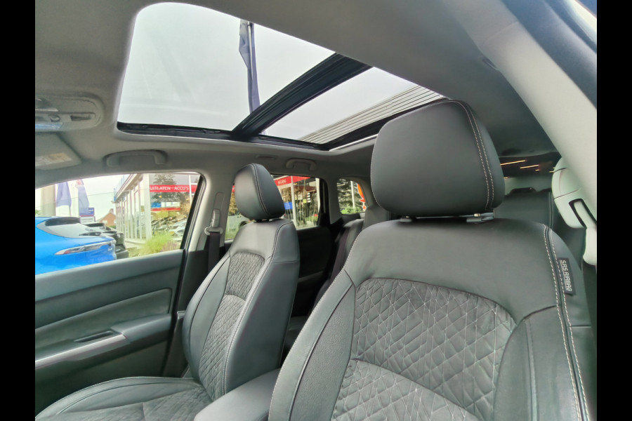 Suzuki Vitara 1.5 Hybrid Style Automaat Panoramadak uit 2023 Rijklaar + Fabrieksgarantie Henk Jongen Auto's in Helmond,  al 50 jaar service zoals 't hoort!