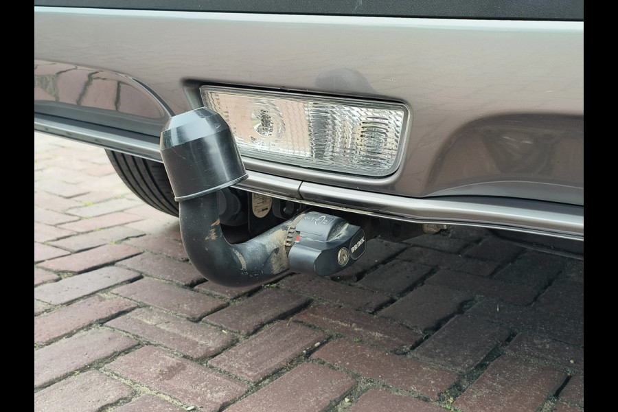 Suzuki Vitara 1.5 Hybrid Style Automaat Panoramadak uit 2023 Rijklaar + Fabrieksgarantie Henk Jongen Auto's in Helmond,  al 50 jaar service zoals 't hoort!