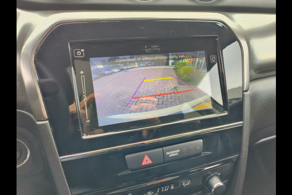 Suzuki Vitara 1.5 Hybrid Style Automaat Panoramadak uit 2023 Rijklaar + Fabrieksgarantie Henk Jongen Auto's in Helmond,  al 50 jaar service zoals 't hoort!