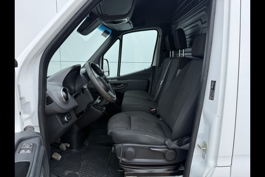 Mercedes-Benz Sprinter 516 2.2 CDI L2H2 Dubbellucht 10 Inch MBUX 3,5t Trekhaak Climate Control Navigatie Parkeersensoren V + A