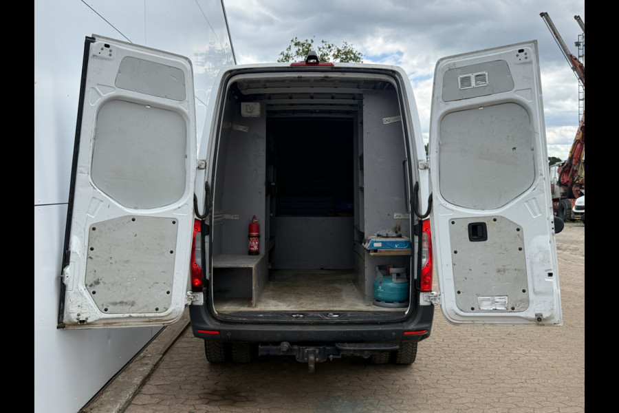 Mercedes-Benz Sprinter 516 2.2 CDI L2H2 Dubbellucht 10 Inch MBUX 3,5t Trekhaak Climate Control Navigatie Parkeersensoren V + A
