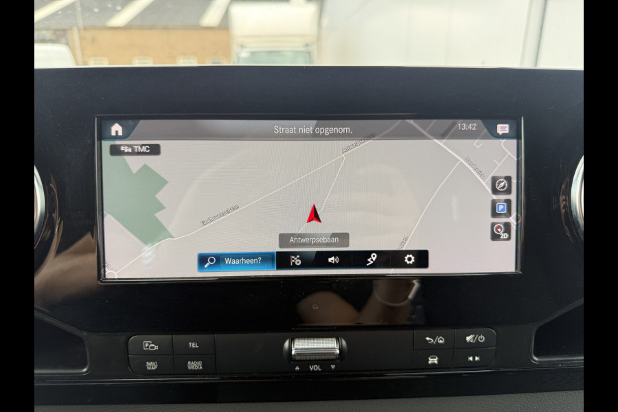Mercedes-Benz Sprinter 516 2.2 CDI L2H2 Dubbellucht 10 Inch MBUX 3,5t Trekhaak Climate Control Navigatie Parkeersensoren V + A