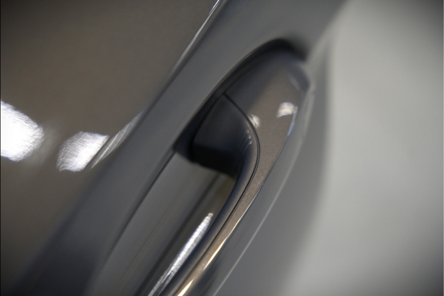 BMW 5 Serie 520e Business Edition Plus M Sport | M Performance | Alvitgrau | Panoramadak | Laser | Stoelverwarming | Stuurverwarming | Camera | Adaptive Cruise Control | Apple Carplay | Navigatie | Elektrische Stoelen | SOH 89%