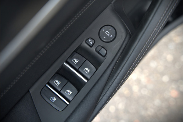 BMW 5 Serie 520e Business Edition Plus M Sport | M Performance | Alvitgrau | Panoramadak | Laser | Stoelverwarming | Stuurverwarming | Camera | Adaptive Cruise Control | Apple Carplay | Navigatie | Elektrische Stoelen | SOH 89%