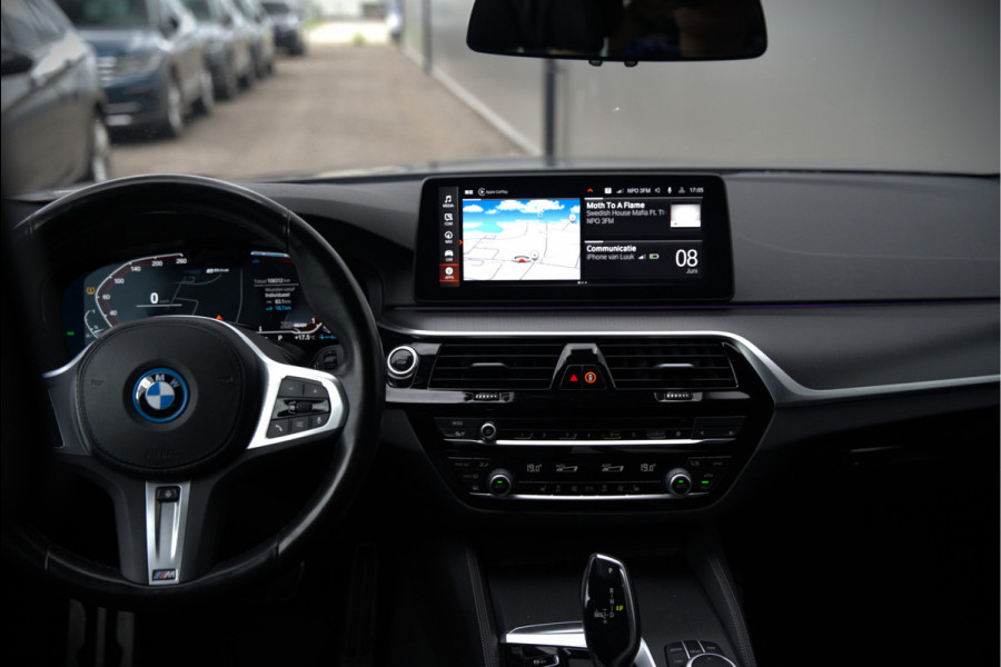 BMW 5 Serie 520e Business Edition Plus M Sport | M Performance | Alvitgrau | Panoramadak | Laser | Stoelverwarming | Stuurverwarming | Camera | Adaptive Cruise Control | Apple Carplay | Navigatie | Elektrische Stoelen | SOH 89%