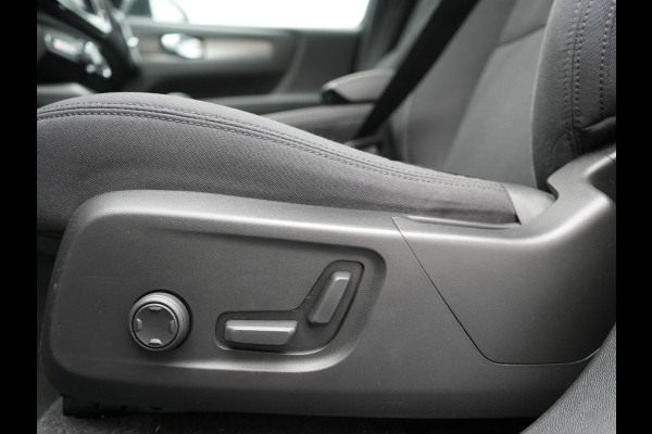 Volvo XC40 Pro Recharge Pure Electric 70kWh 232pk | Panodak | Adaptive Cruise | 360 Camera | Warmtepomp | Sportstoelen Memory & Verwarmd | Harman / Kardon | Google Assistent | 20"L.M | Stuur Verwarmd | Keyless | Blis | DAB |