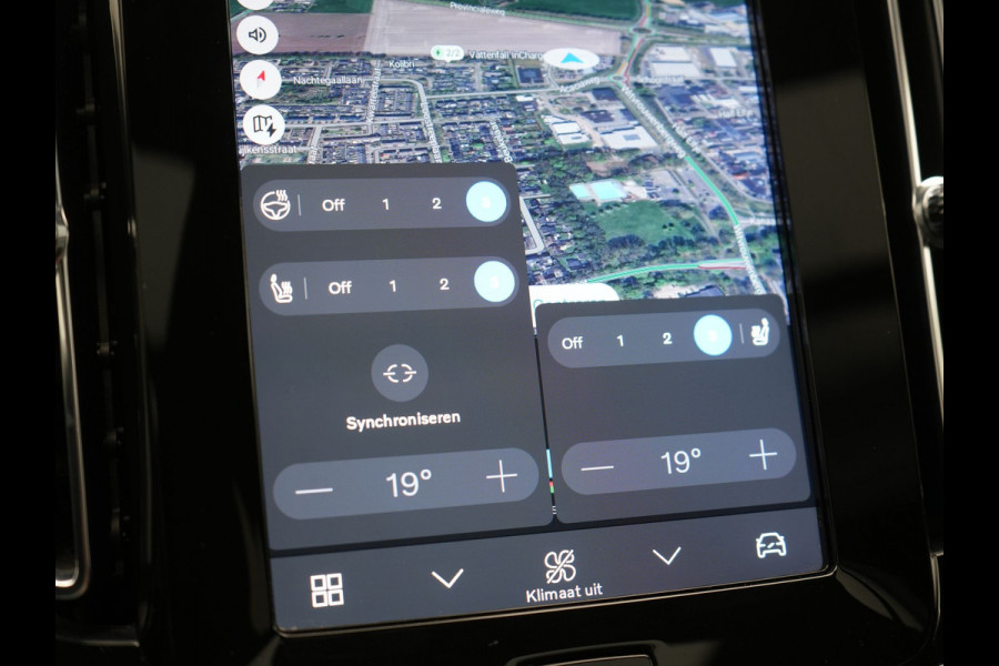 Volvo XC40 Pro Recharge Pure Electric 70kWh 232pk | Panodak | Adaptive Cruise | 360 Camera | Warmtepomp | Sportstoelen Memory & Verwarmd | Harman / Kardon | Google Assistent | 20"L.M | Stuur Verwarmd | Keyless | Blis | DAB |