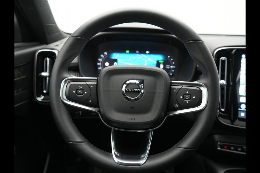 Volvo XC40 Pro Recharge Pure Electric 70kWh 232pk | Panodak | Adaptive Cruise | 360 Camera | Warmtepomp | Sportstoelen Memory & Verwarmd | Harman / Kardon | Google Assistent | 20"L.M | Stuur Verwarmd | Keyless | Blis | DAB |