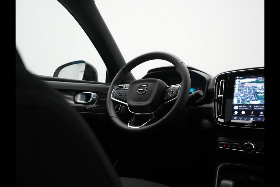 Volvo XC40 Pro Recharge Pure Electric 70kWh 232pk | Panodak | Adaptive Cruise | 360 Camera | Warmtepomp | Sportstoelen Memory & Verwarmd | Harman / Kardon | Google Assistent | 20"L.M | Stuur Verwarmd | Keyless | Blis | DAB |