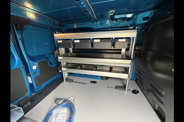Ford E-Transit Cour. Limited 44 kWh Direct rijden/CarPlay/Sortimo inbouw/stoelverwarming