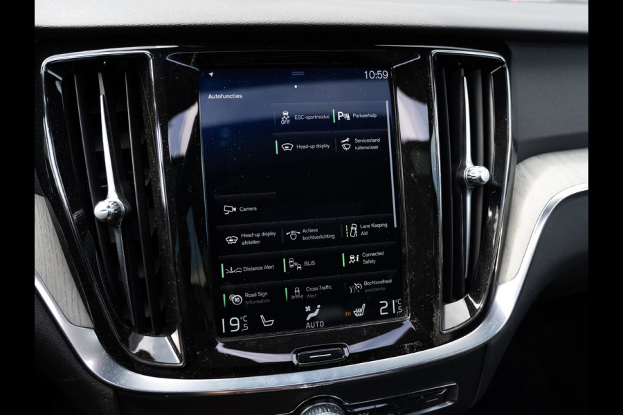 Volvo V60 2.0 T8 390PK Recharge AWD Inscription | Pano | H/K Sound | Trekhaak | Memory