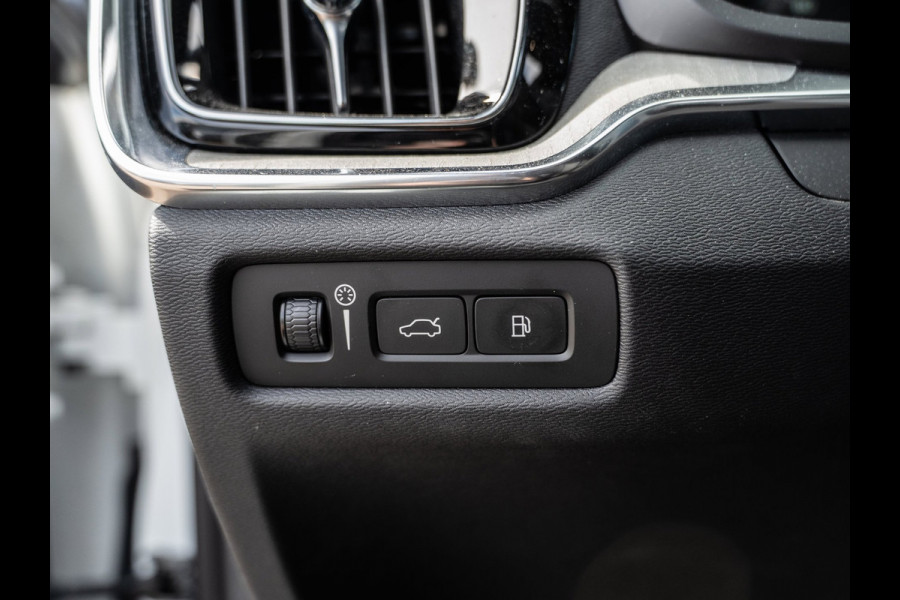 Volvo V60 2.0 T8 390PK Recharge AWD Inscription | Pano | H/K Sound | Trekhaak | Memory