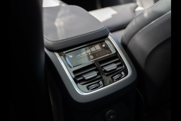 Volvo XC90 2.0 T8 Recharge AWD Ultimate Bright | Massage | Bowers&Wilkins Sound | Luchtvering | Trekhaak | Polestar