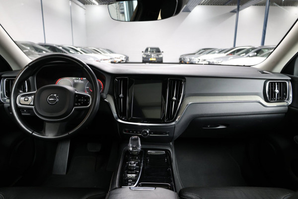 Volvo V60 2.0 T8 Twin Engine AWD R-Design BTW/LED/VIRTUAL/PANO/LEER+S.VERWARMING+MEMORY/KEYLES/CAM/HUD/LINE/ACC/12 MDN GARANTIE!