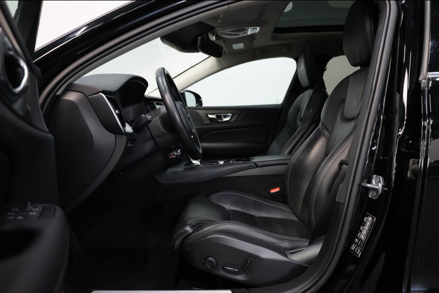 Volvo V60 2.0 T8 Twin Engine AWD R-Design BTW/LED/VIRTUAL/PANO/LEER+S.VERWARMING+MEMORY/KEYLES/CAM/HUD/LINE/ACC/12 MDN GARANTIE!