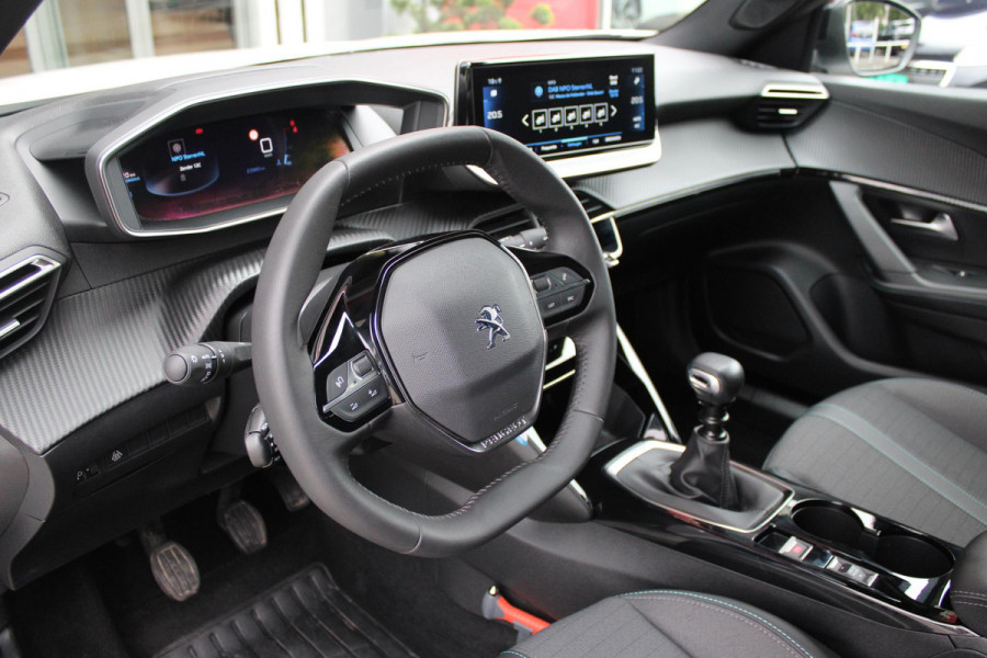 Peugeot 2008 1.2 100PK ALLURE PACK | NAVIGATIE 10" TOUCHSCREEN| ACHTERUITRIJ CAMERA | 3-D INSTRUMENTENPANEEL | APPLE CARPLAY/ANDROID AUTO | LICHTMETALEN VELGEN 17" | DAB+ RADIO | CRUISE CONTROL | GETINTE RUITEN |