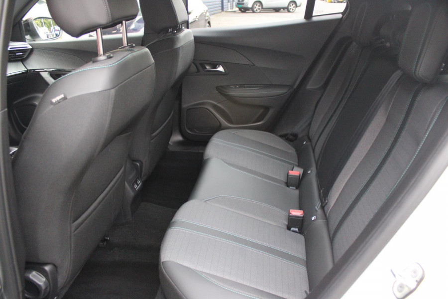 Peugeot 2008 1.2 100PK ALLURE PACK | NAVIGATIE 10" TOUCHSCREEN| ACHTERUITRIJ CAMERA | 3-D INSTRUMENTENPANEEL | APPLE CARPLAY/ANDROID AUTO | LICHTMETALEN VELGEN 17" | DAB+ RADIO | CRUISE CONTROL | GETINTE RUITEN |