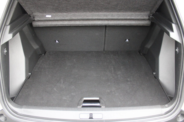 Peugeot 2008 1.2 100PK ALLURE PACK | NAVIGATIE 10" TOUCHSCREEN| ACHTERUITRIJ CAMERA | 3-D INSTRUMENTENPANEEL | APPLE CARPLAY/ANDROID AUTO | LICHTMETALEN VELGEN 17" | DAB+ RADIO | CRUISE CONTROL | GETINTE RUITEN |