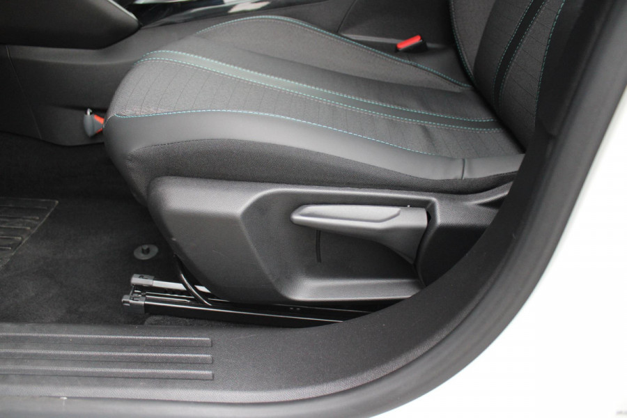 Peugeot 2008 1.2 100PK ALLURE PACK | NAVIGATIE 10" TOUCHSCREEN| ACHTERUITRIJ CAMERA | 3-D INSTRUMENTENPANEEL | APPLE CARPLAY/ANDROID AUTO | LICHTMETALEN VELGEN 17" | DAB+ RADIO | CRUISE CONTROL | GETINTE RUITEN |