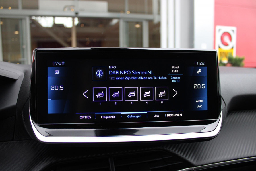 Peugeot 2008 1.2 100PK ALLURE PACK | NAVIGATIE 10" TOUCHSCREEN| ACHTERUITRIJ CAMERA | 3-D INSTRUMENTENPANEEL | APPLE CARPLAY/ANDROID AUTO | LICHTMETALEN VELGEN 17" | DAB+ RADIO | CRUISE CONTROL | GETINTE RUITEN |