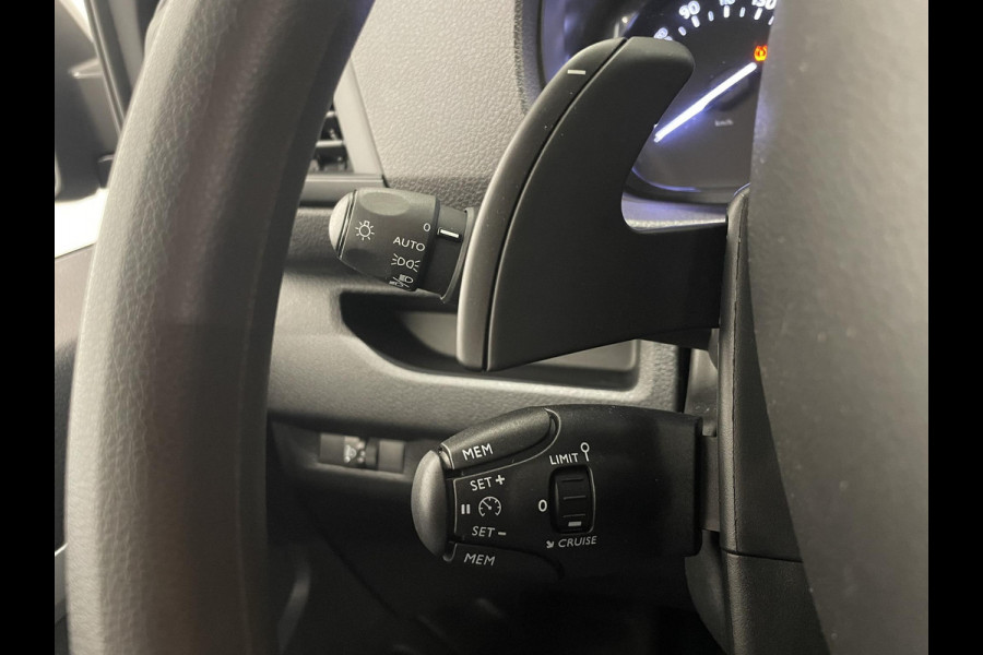 Peugeot Expert 2.0 BlueHDI 180pk Automaat Dubbele Cabine Navigatie Airco Climate Control Parkeer sensoren Trekhaak
