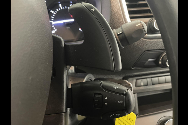 Peugeot Expert 2.0 BlueHDI 180pk Automaat Dubbele Cabine Navigatie Airco Climate Control Parkeer sensoren Trekhaak
