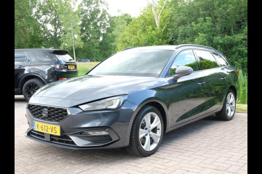 Seat Leon Sportstourer 1.4 TSI eHybrid PHEV FR 205 PK | Afneembare trekhaak | Elektrische klep | Stuur - en stoelverwarming | Camera | CarPlay | Keyless entry | LED | LMV
