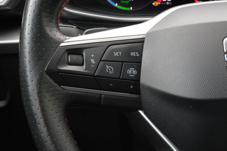 Seat Leon Sportstourer 1.4 TSI eHybrid PHEV FR 205 PK | Afneembare trekhaak | Elektrische klep | Stuur - en stoelverwarming | Camera | CarPlay | Keyless entry | LED | LMV