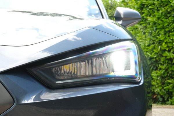Seat Leon Sportstourer 1.4 TSI eHybrid PHEV FR 205 PK | Afneembare trekhaak | Elektrische klep | Stuur - en stoelverwarming | Camera | CarPlay | Keyless entry | LED | LMV