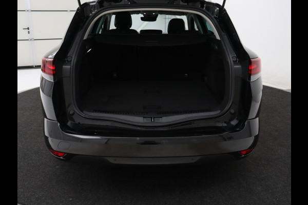 Renault Mégane 1.3 TCe Intens | Leder | Head-Up | Camera | DAB | Carplay | Stoelverwarming | Climate control | 17'' | Stuurverwarming | Cruise Control | Elektrische stoelen | Navigatie | Full LED | Keyless