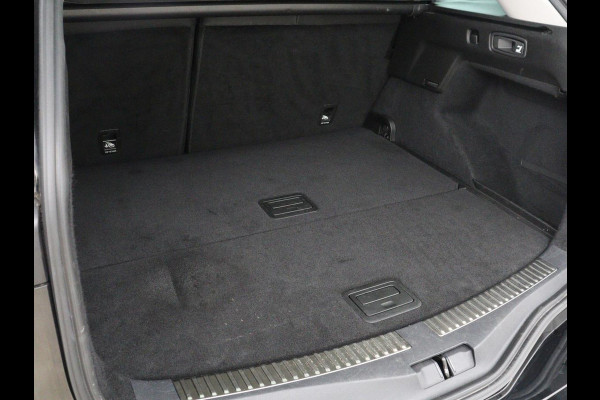 Renault Mégane 1.3 TCe Intens | Leder | Head-Up | Camera | DAB | Carplay | Stoelverwarming | Climate control | 17'' | Stuurverwarming | Cruise Control | Elektrische stoelen | Navigatie | Full LED | Keyless