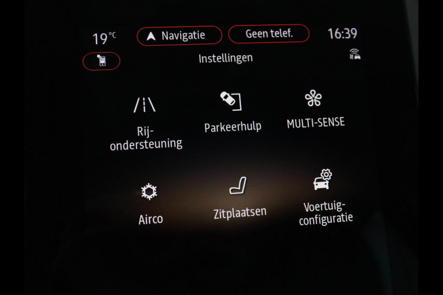 Renault Mégane 1.3 TCe Intens | Leder | Head-Up | Camera | DAB | Carplay | Stoelverwarming | Climate control | 17'' | Stuurverwarming | Cruise Control | Elektrische stoelen | Navigatie | Full LED | Keyless
