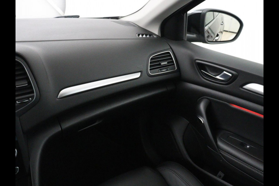Renault Mégane 1.3 TCe Intens | Leder | Head-Up | Camera | DAB | Carplay | Stoelverwarming | Climate control | 17'' | Stuurverwarming | Cruise Control | Elektrische stoelen | Navigatie | Full LED | Keyless