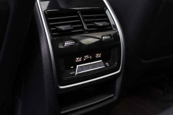 BMW X5 XDrive45e M-Sport *Pano*M-Stoelen*Achteras-Besturing*H/K*