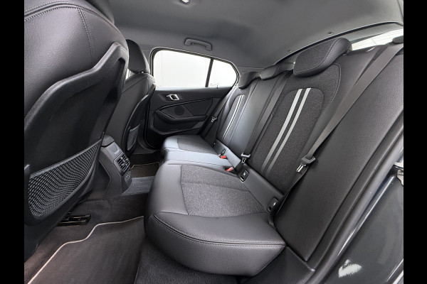 BMW 1-serie 118i AUT-7 Sport-Line Navi Ecc Live-Cockpit-Pro 1/2 Leer Sportstoelen Apple Carplay Android Auto Cruise Control Pdc Business Ed. DAB Lmv 17" Adap.Led Regen-Lichtsensor Isofix 1e Eigenaar Origineel Nederlandse Auto Dealeronderhouden